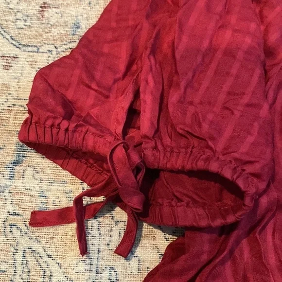 Women’s Express Top Size large​ - Picture 3 of 5